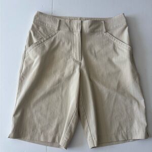 Nike Golf Women's Cream Beige Shorts size 6